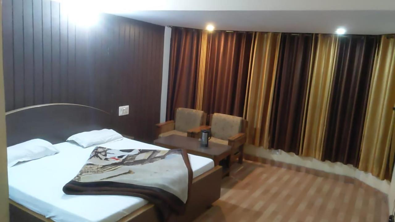 Hotel Raj Deluxe Haridwar Ngoại thất bức ảnh
